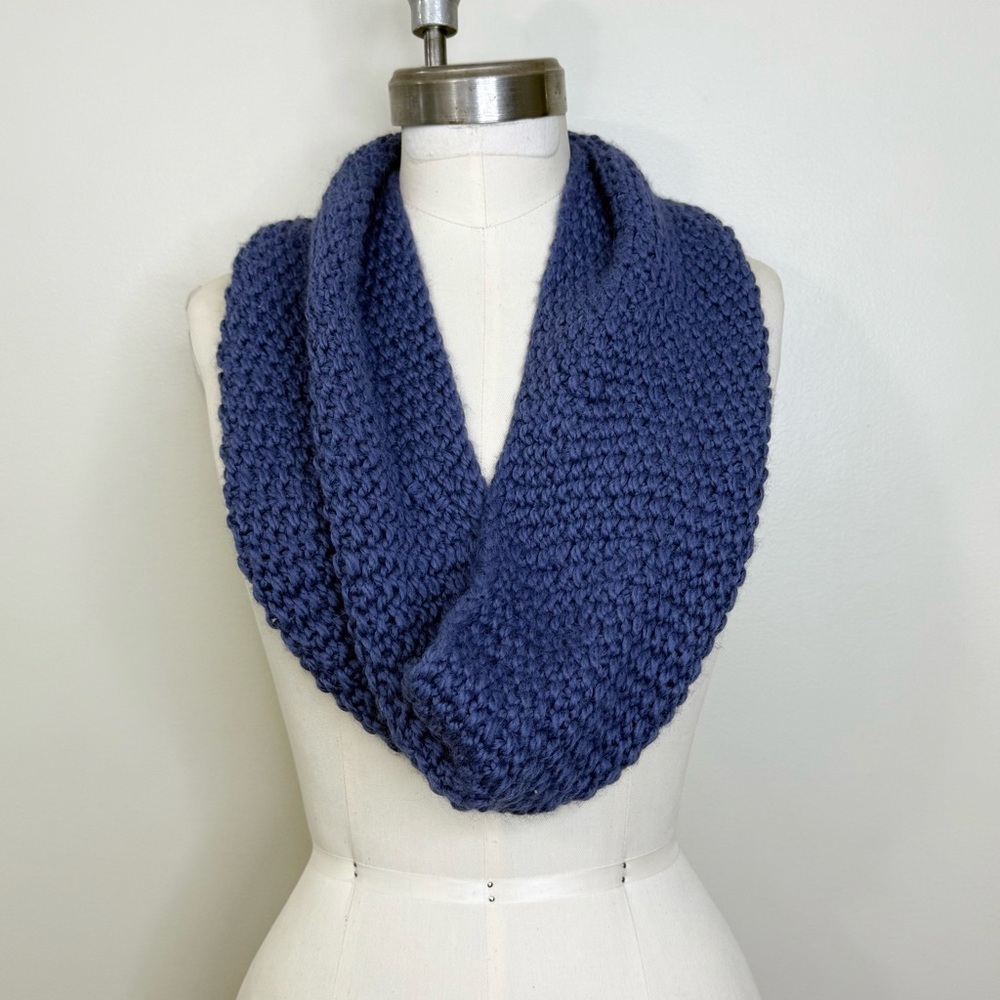 100% ALPACA HANDMADE COZY BLUE KNIT INFINITY SCARF